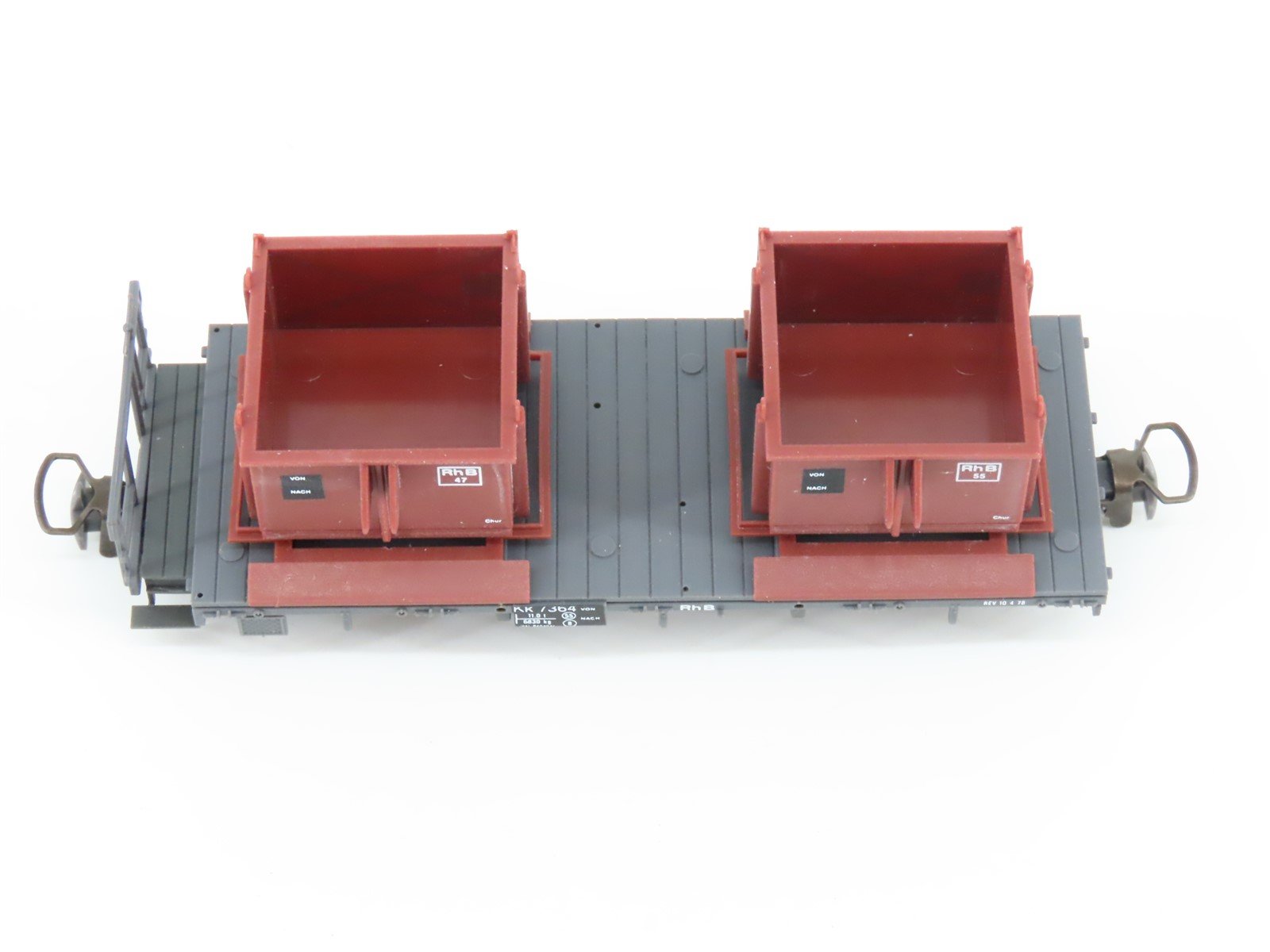 HOm Scale BEMO 7450100 RhB Rhaetian Railway Flat Cars w/ Containers 4-Unit Set