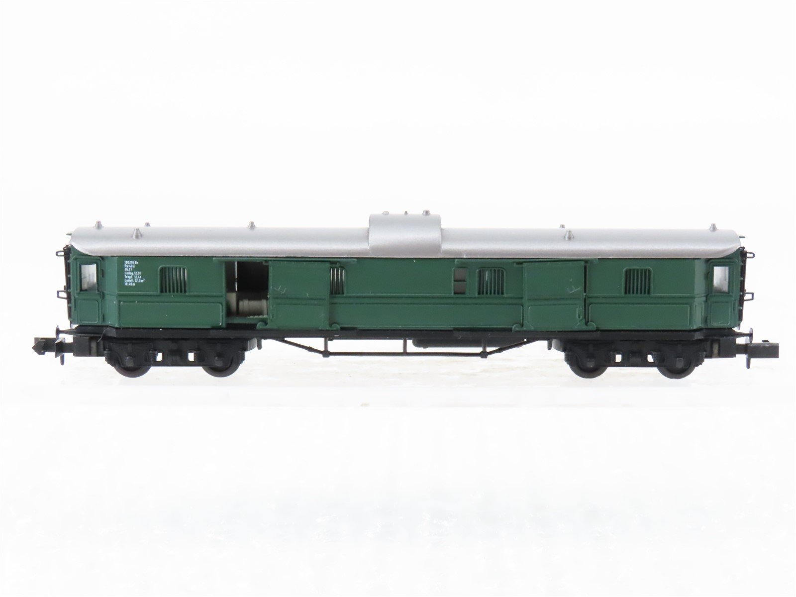N Scale Arnold Rapido Unlettered German Baggage Passenger Car