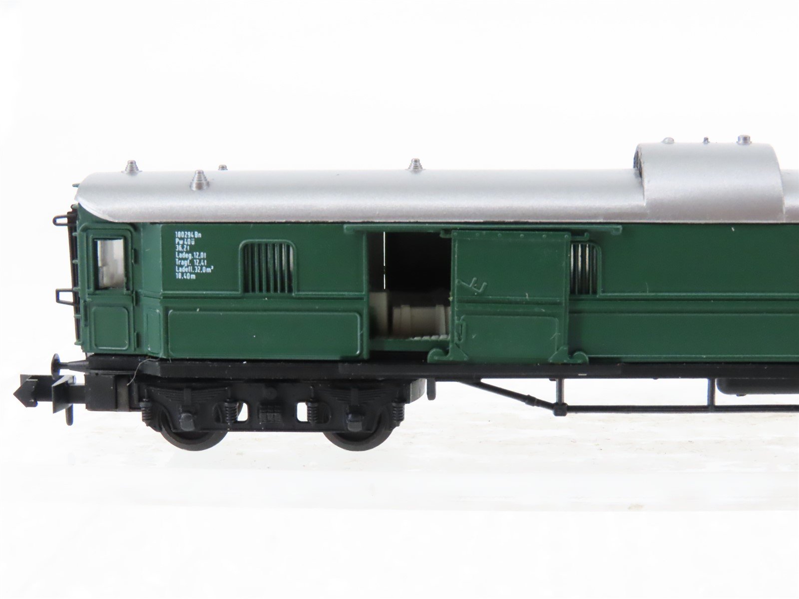 N Scale Arnold Rapido Unlettered German Baggage Passenger Car