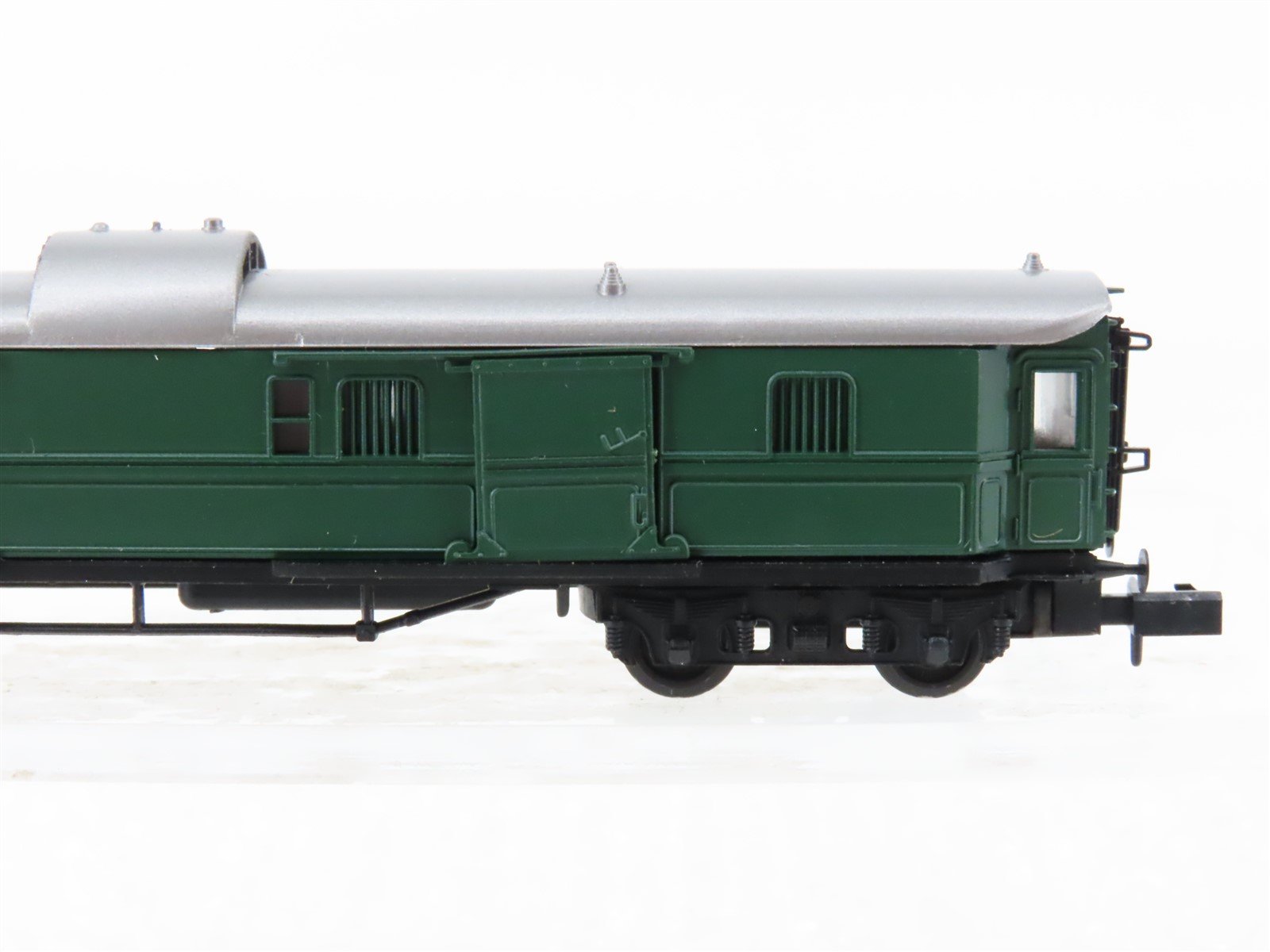 N Scale Arnold Rapido Unlettered German Baggage Passenger Car