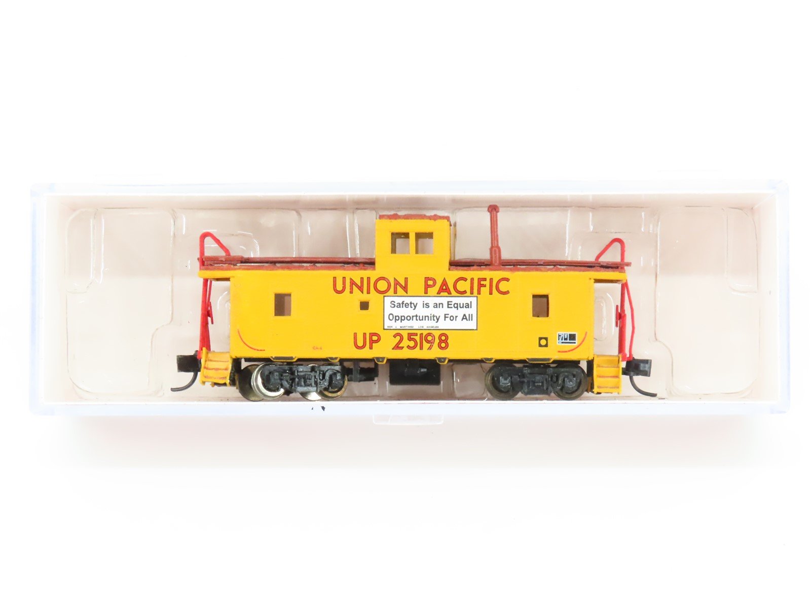 N Scale InterMountain CCS6065-06 UP Union Pacific Safety Caboose #25198