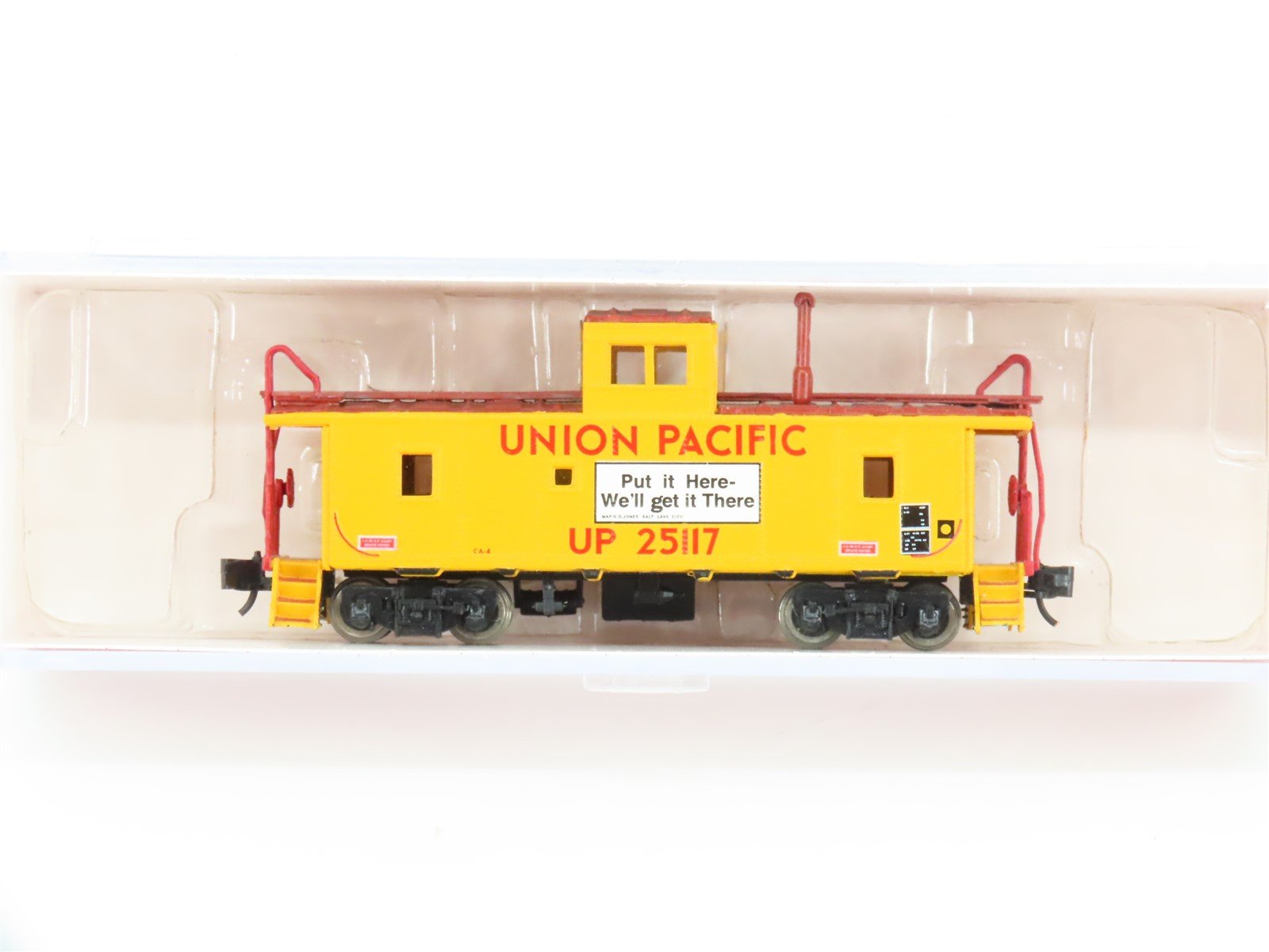 N Scale InterMountain CCS6065-03 UP Union Pacific Safety Caboose #25117
