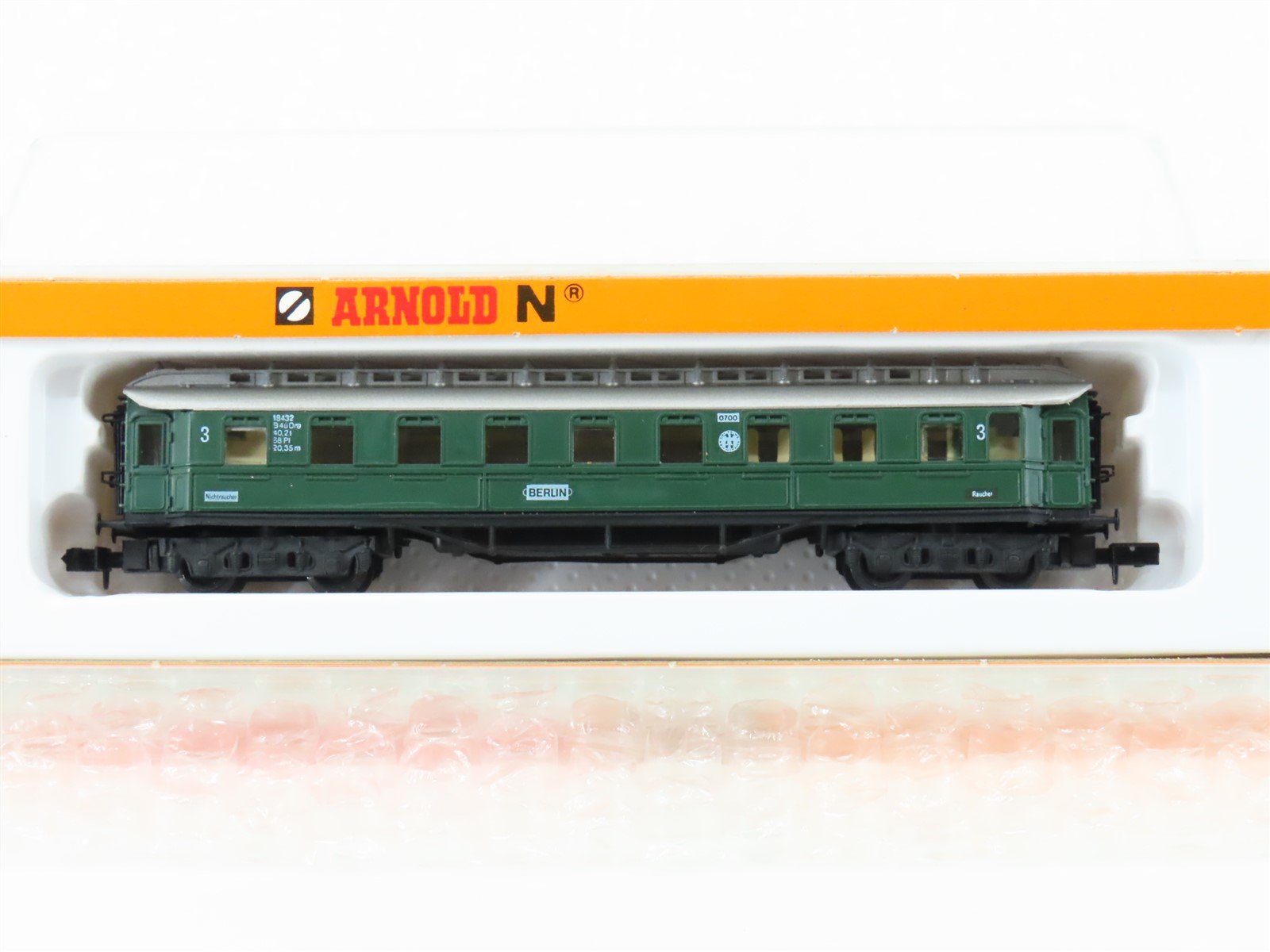 N Arnold 3390 DR Deutsche Reichsbahn Berlin 3rd Class Coach Passenger Car #0700