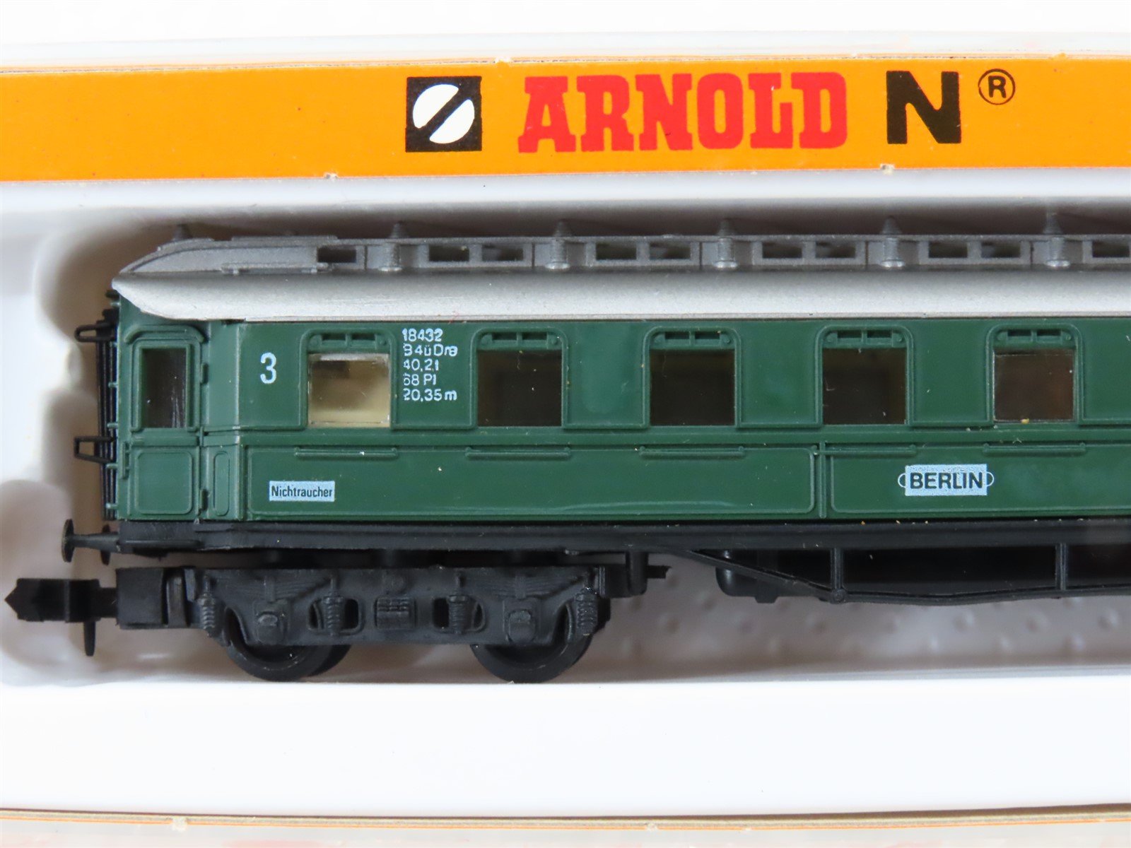 N Arnold 3390 DR Deutsche Reichsbahn Berlin 3rd Class Coach Passenger Car #0700
