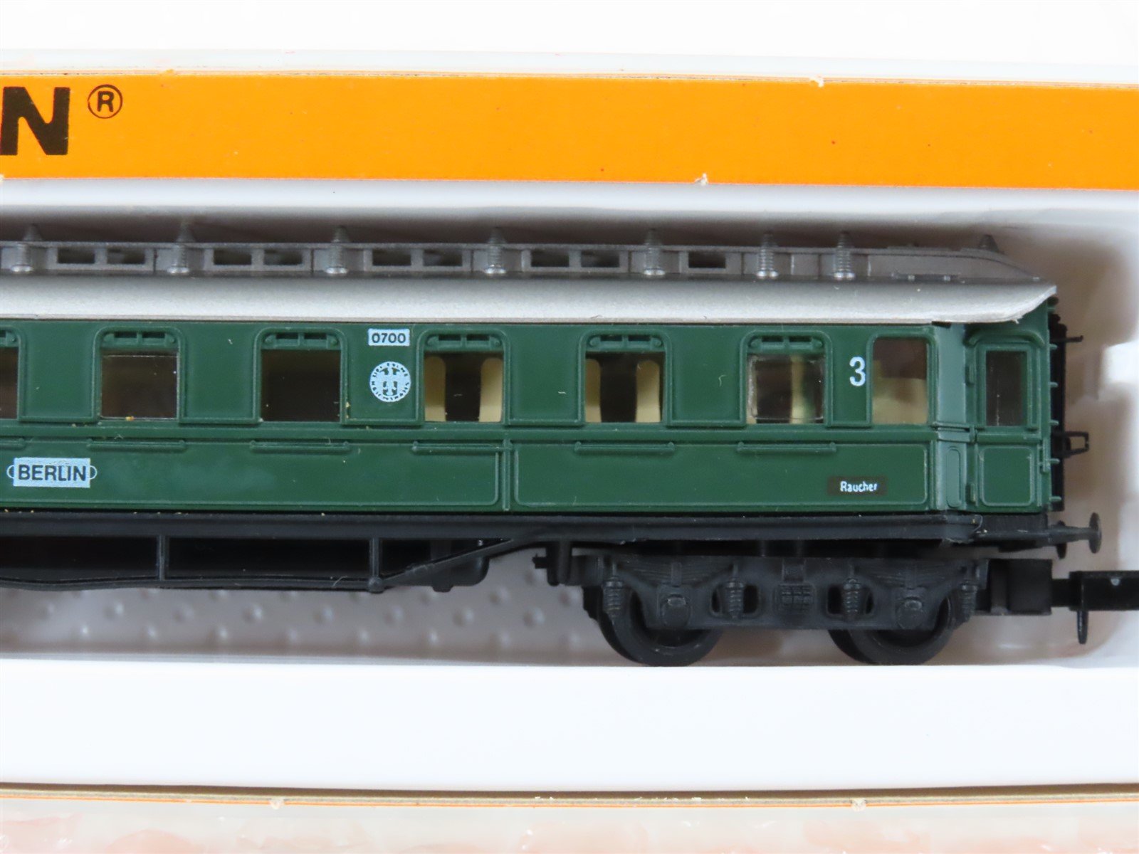N Arnold 3390 DR Deutsche Reichsbahn Berlin 3rd Class Coach Passenger Car #0700