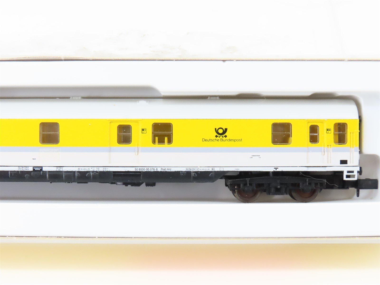 N Scale Arnold 3281 DB Deutsche Bundespost Mail Passenger Car #076-8