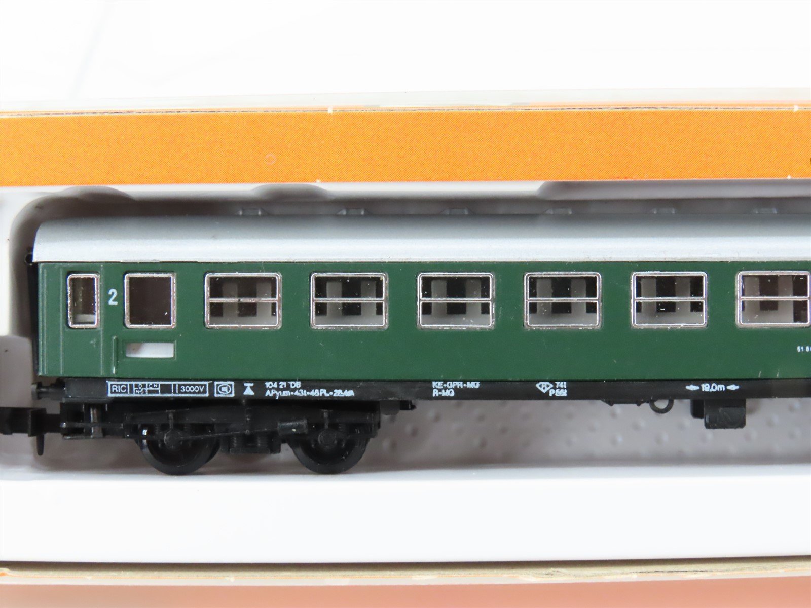 N Scale Arnold 0325 DB Deutsche Bahn DSG Speiseraum Diner Passenger Car #017-6