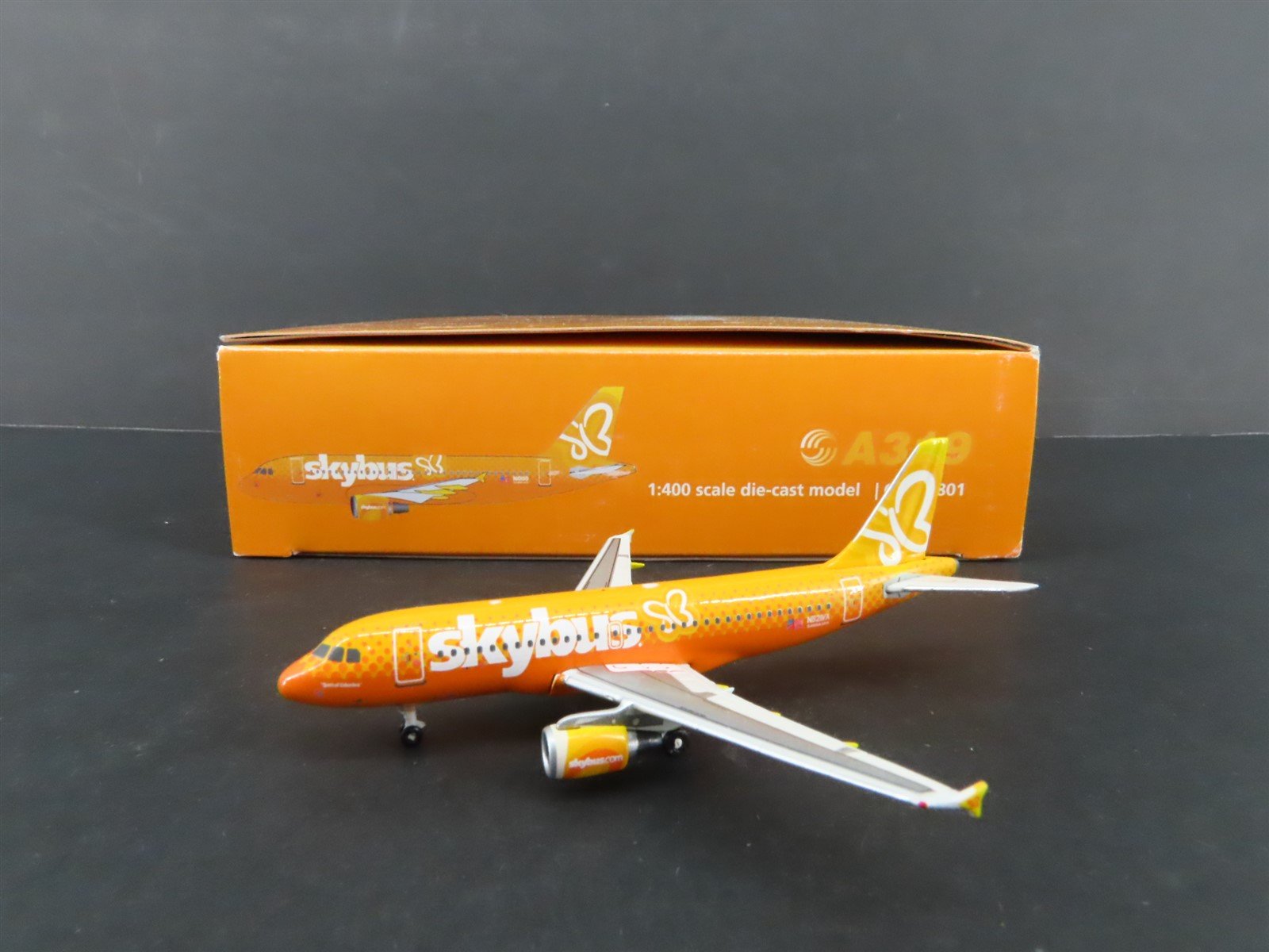 1:400 Gemini Jets GJSKV801 Diecast Skybus Airbus A319 Airliner N521VA