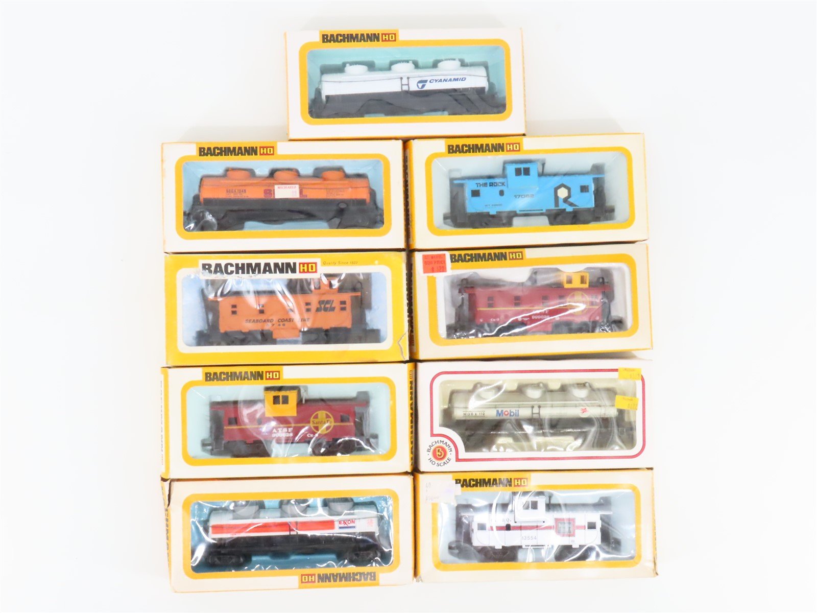 LOT of 9 HO Scale Bachmann ATSF RI CB&Q SCL MOBX SCCX Caboose & Tank Cars