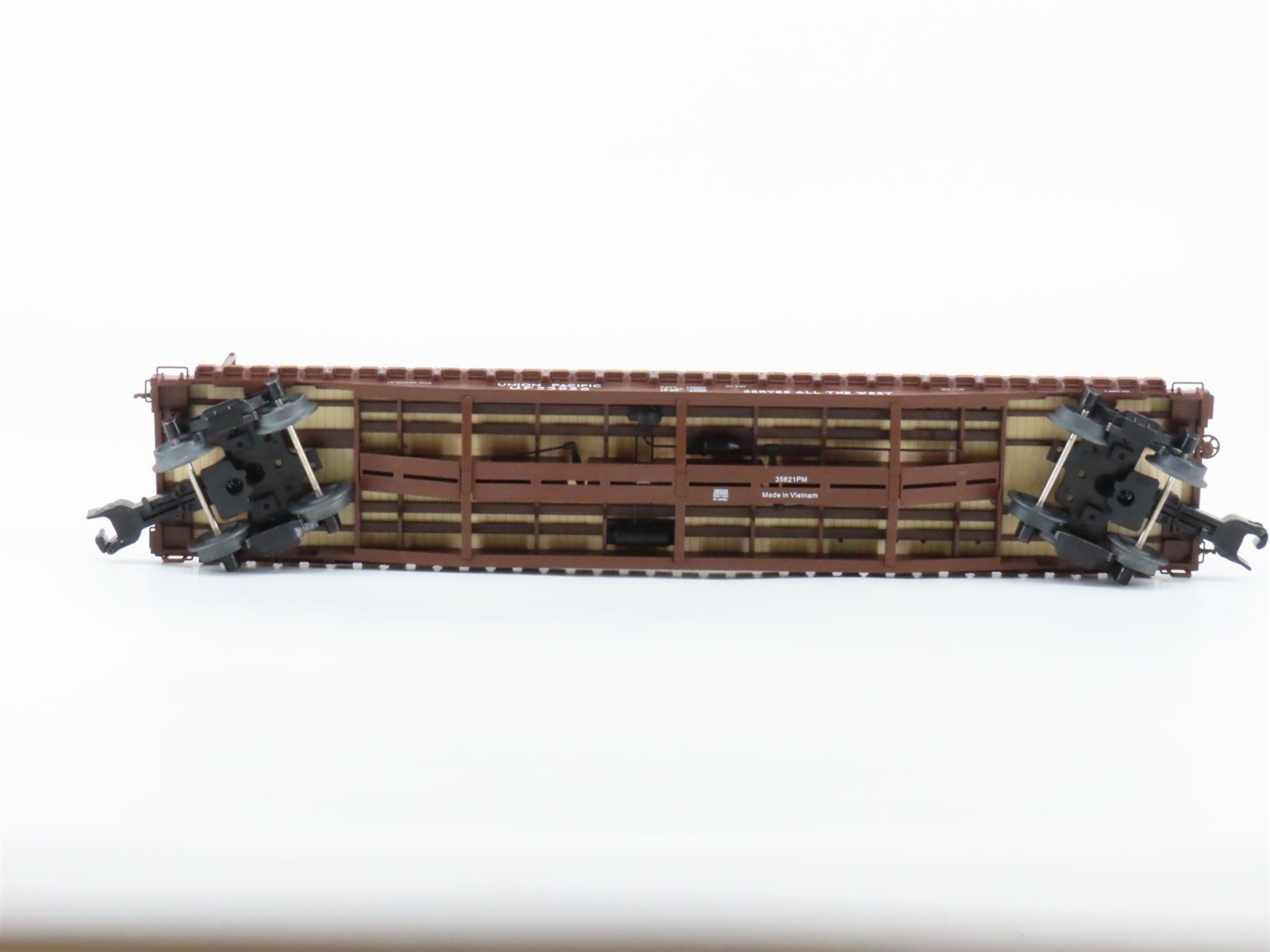 O Gauge 3-Rail Lionel 2226320 UP Union Pacific 50' Flat Car #53026 w/ Fire Truck
