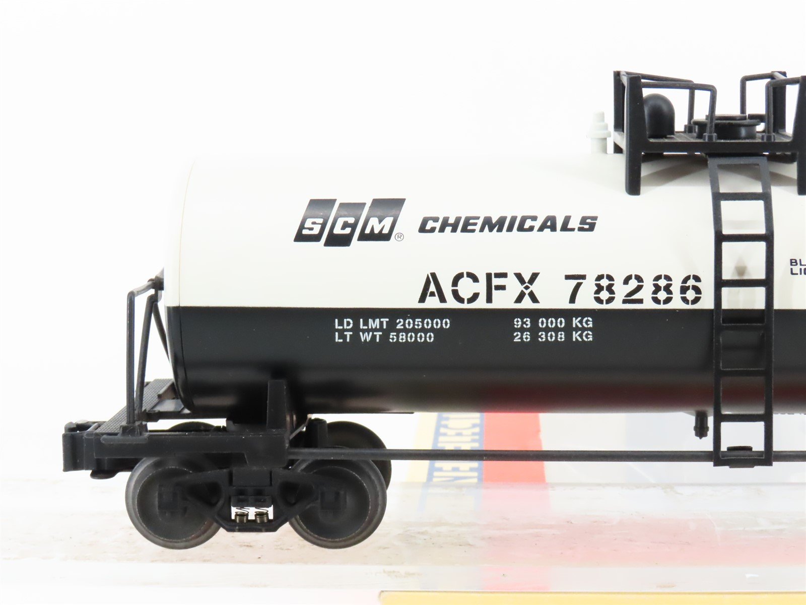 O Gauge 3-Rail Lionel 6-17906 ACFX SCM Chemicals TiONA Unibody Tank Car #6-17906