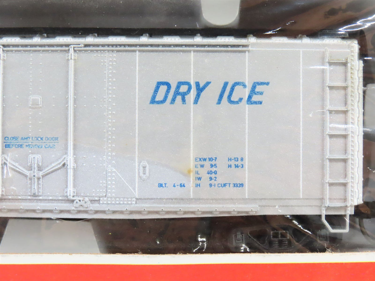LOT of 7 HO Scale Life-Like CNW, B&amp;O, LUNX, Hopper, Caboose, Box Car, Tank Car
