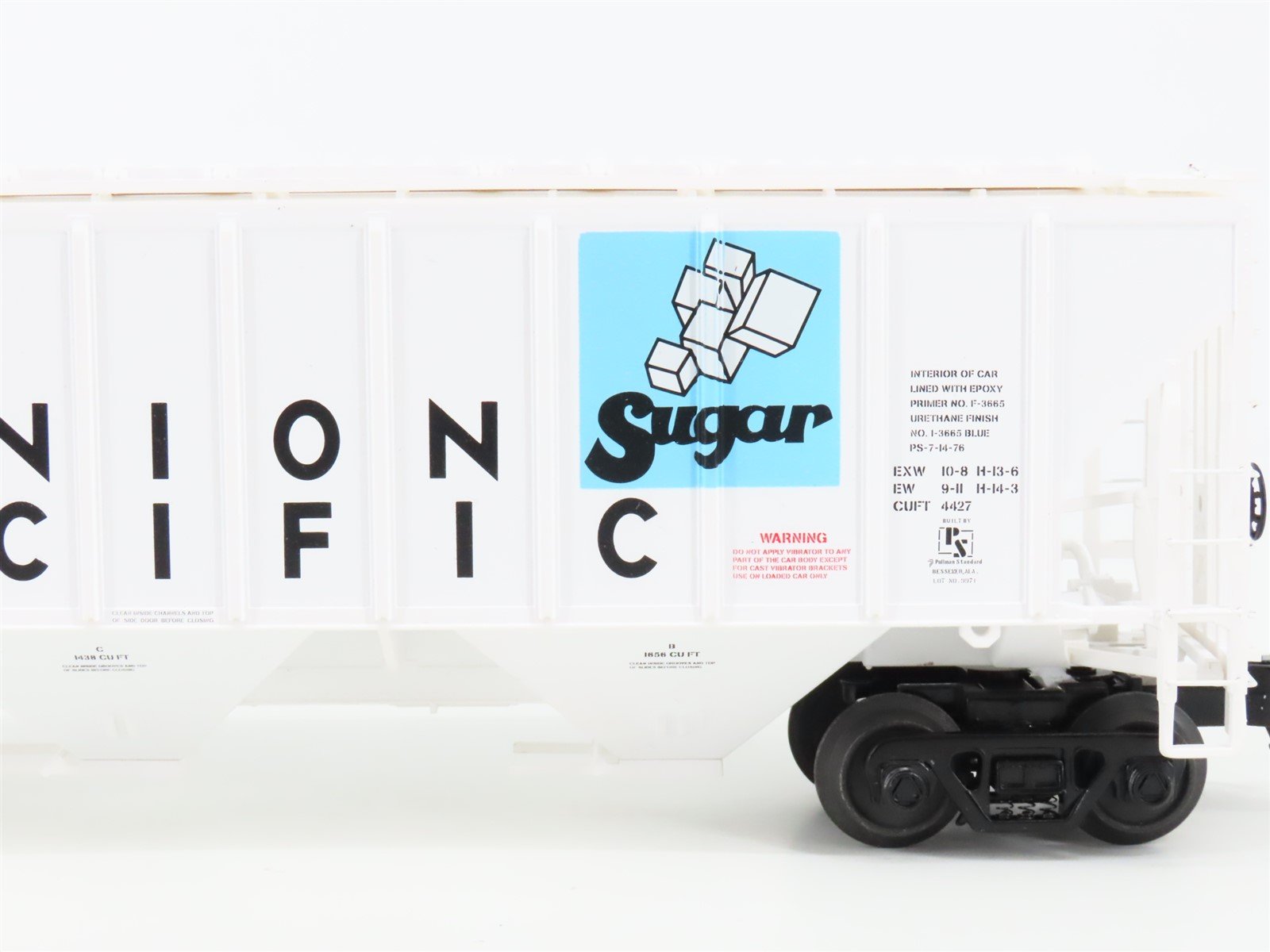 O Gauge 3-Rail MTH 20-97383 UP Sugar 3-Bay High-Side Covered Hoppers 2-Pack