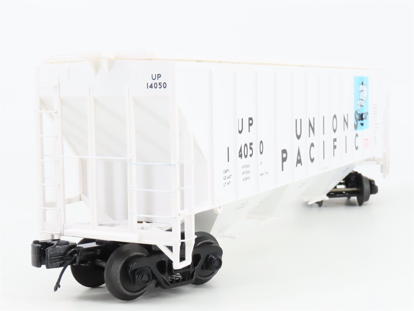 O Gauge 3-Rail MTH 20-97383 UP Sugar 3-Bay High-Side Covered Hoppers 2-Pack