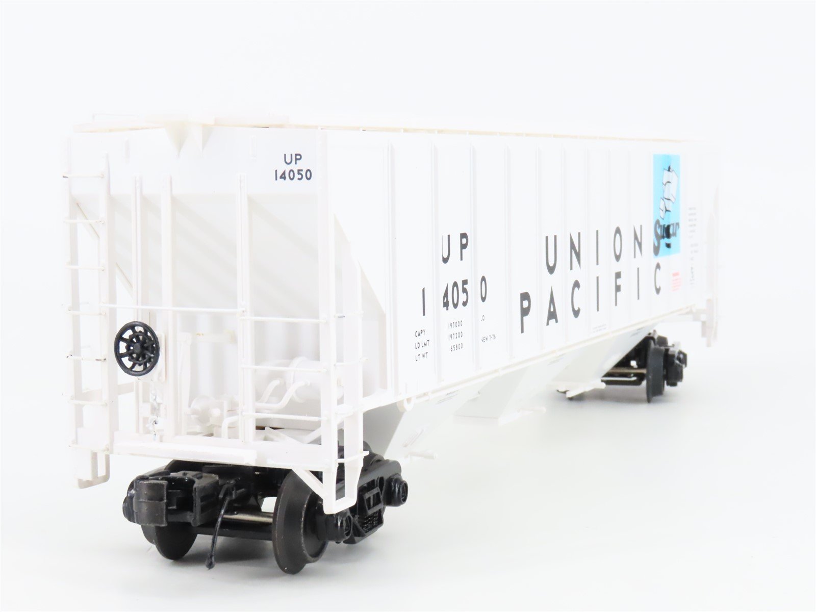 O Gauge 3-Rail MTH 20-97383 UP Sugar 3-Bay High-Side Covered Hoppers 2-Pack