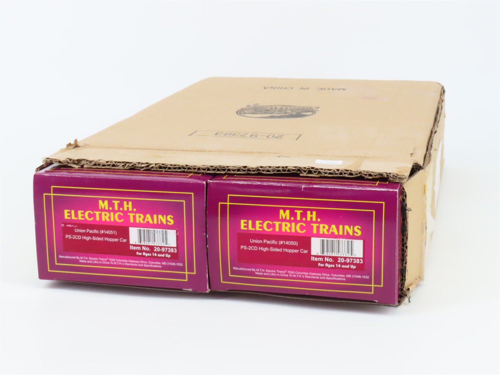 O Gauge 3-Rail MTH 20-97383 UP Sugar 3-Bay High-Side Covered Hoppers 2-Pack