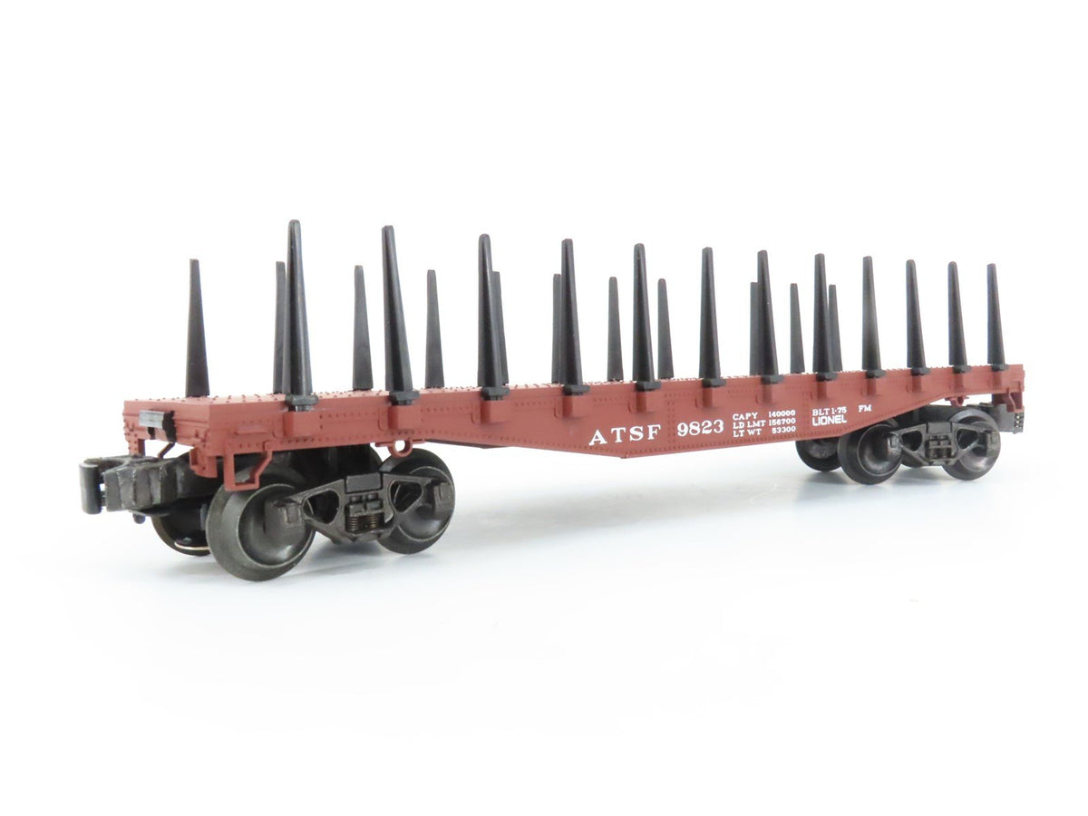 O Gauge 3-Rail Lionel ATSF Santa Fe Railroad Flat Car #9823 w/ Stakes &amp; Load