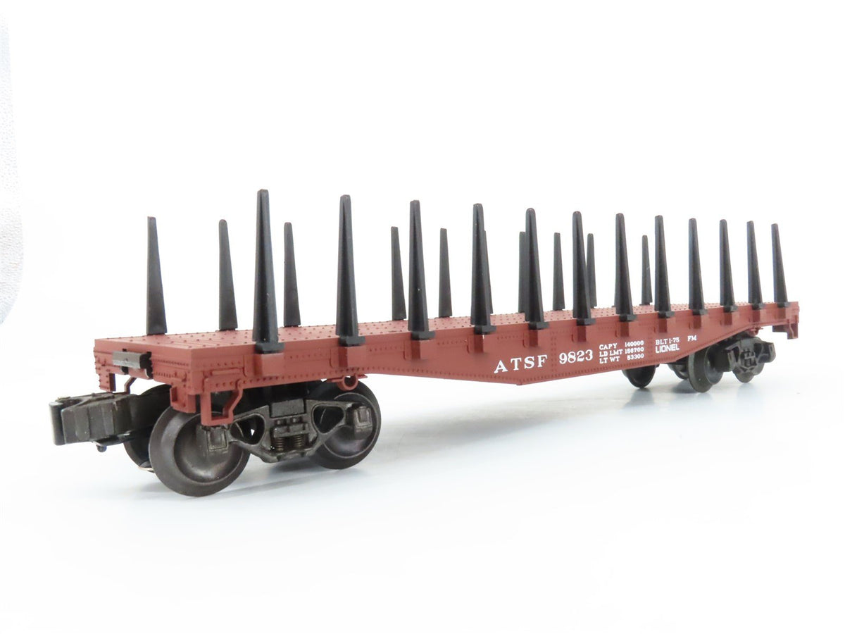 O Gauge 3-Rail Lionel ATSF Santa Fe Railroad Flat Car #9823 w/ Stakes &amp; Load