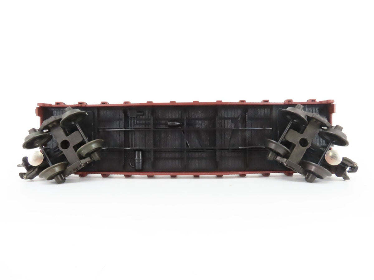 O Gauge 3-Rail Lionel ATSF Santa Fe Railroad Flat Car #9823 w/ Stakes &amp; Load