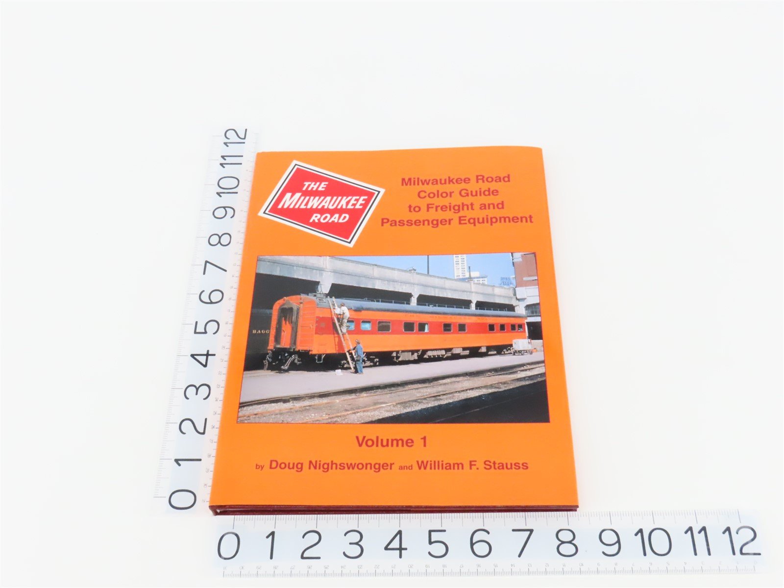 Morning Sun Milwaukee Road Color Guide to Freight & Passenger Equip. V 1 ©1999