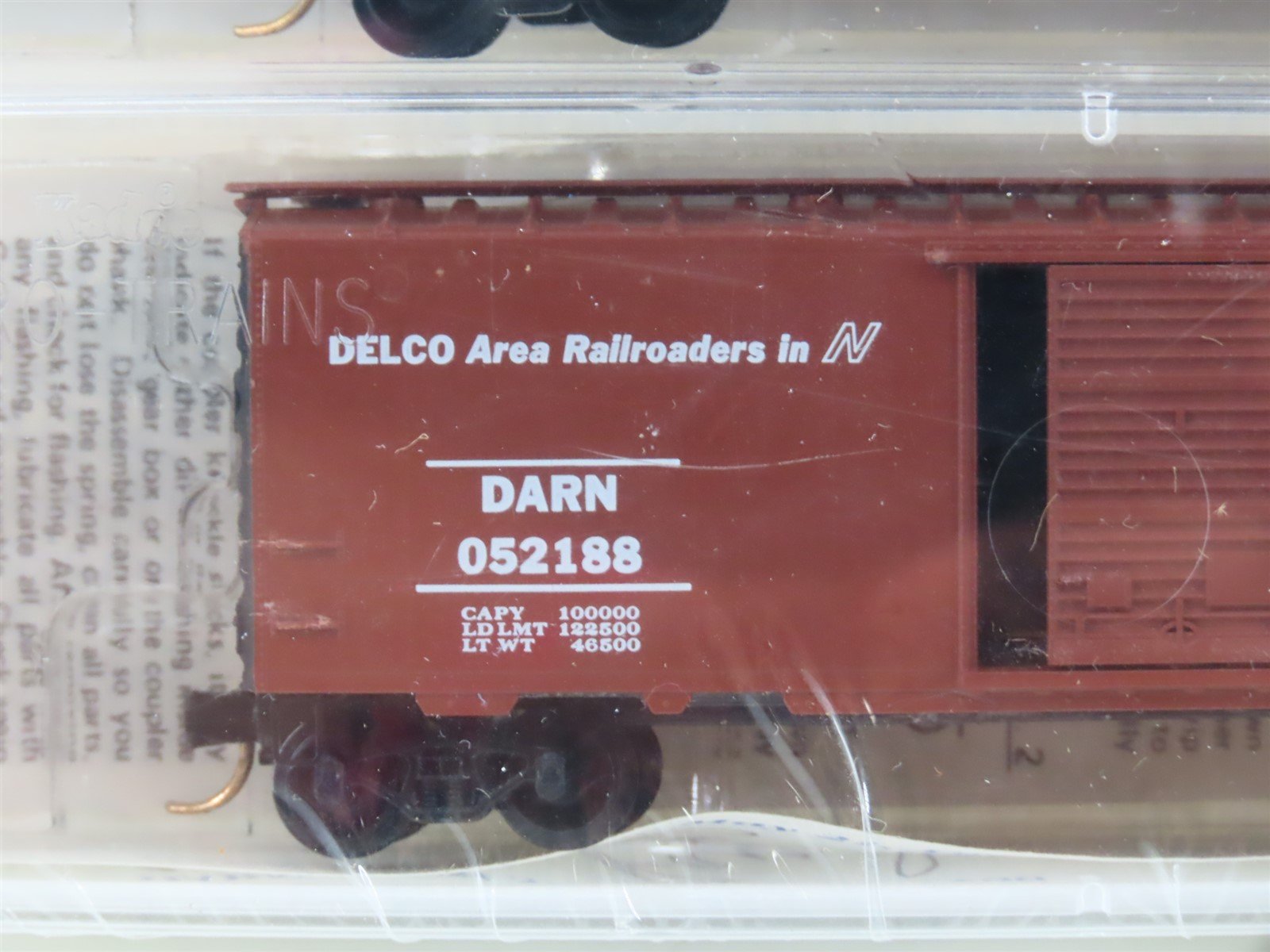 N Scale Micro-Trains/Kadee DARN Trak DELCO 40' Boxcar 2-Pack SEALED