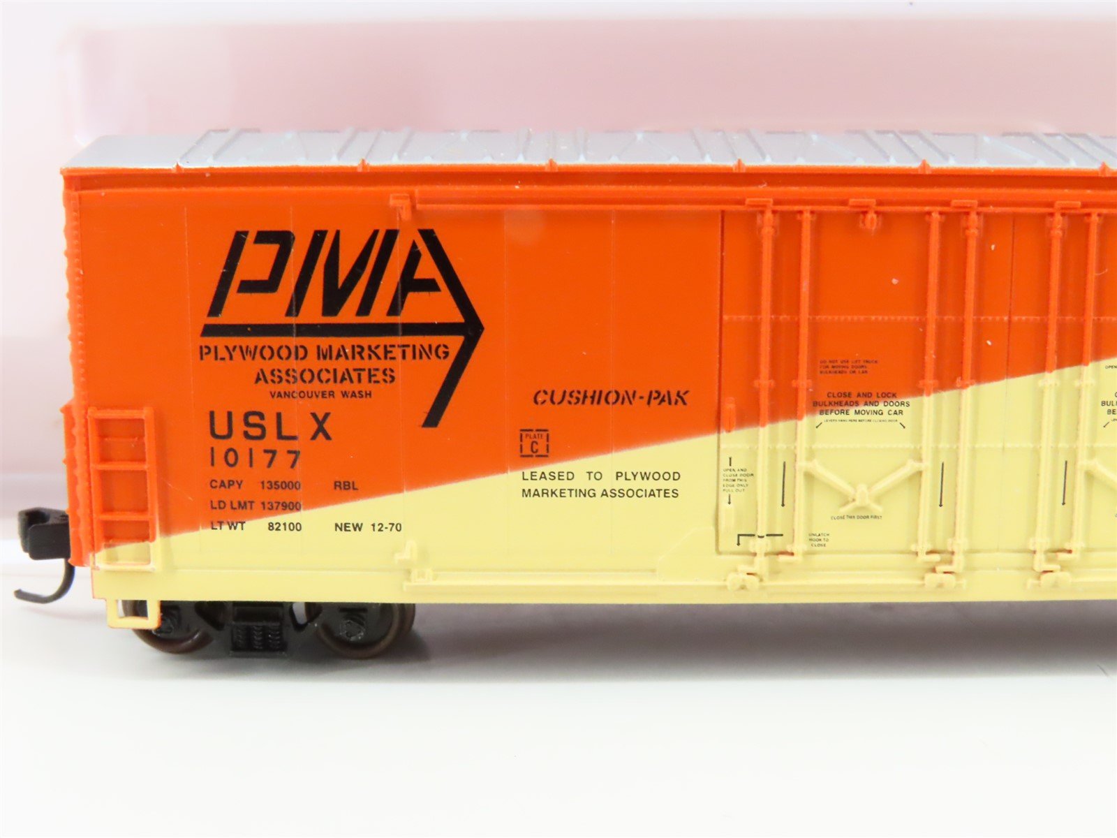 N Atlas 31141 USLX Plywood Marketing Associates Double Plug Door Box Car #10177