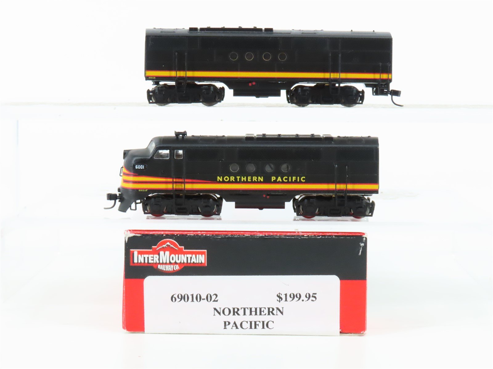 N Scale InterMountain 69010-02 NP Northern Pacific EMD FTA/B Diesel Set