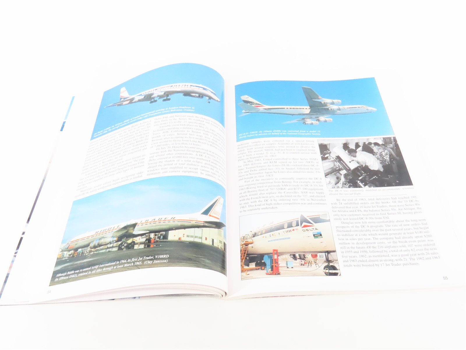 Douglas DC-8 Great Airliners Series V 2 by Terry Waddington ©1996 SC Book