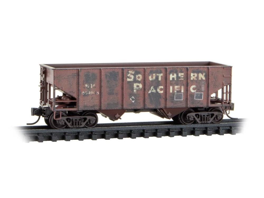 N Micro-Trains MTL 98305094 SP Southern Pacific 2-Bay Hoppers 2-Pack w/ Graffiti