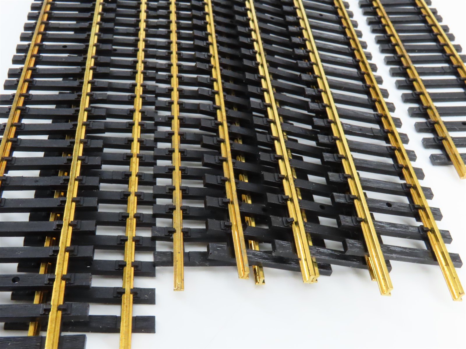 HO Scale Fleischmann 6006 Brass 980mm Straight Code 100 Flex Track 20-Pack