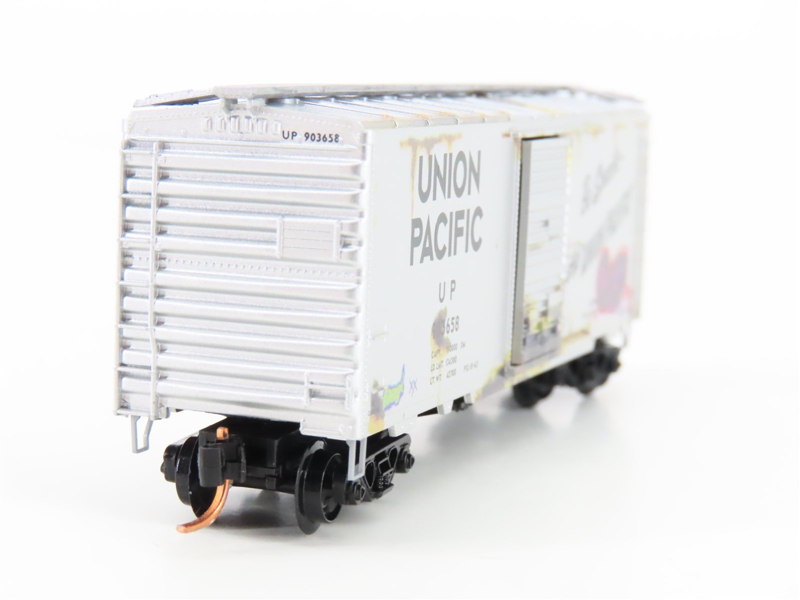 N Micro-Trains MTL 02044756 UP Union Pacific 40' Box Car #903658 w/ Graffiti