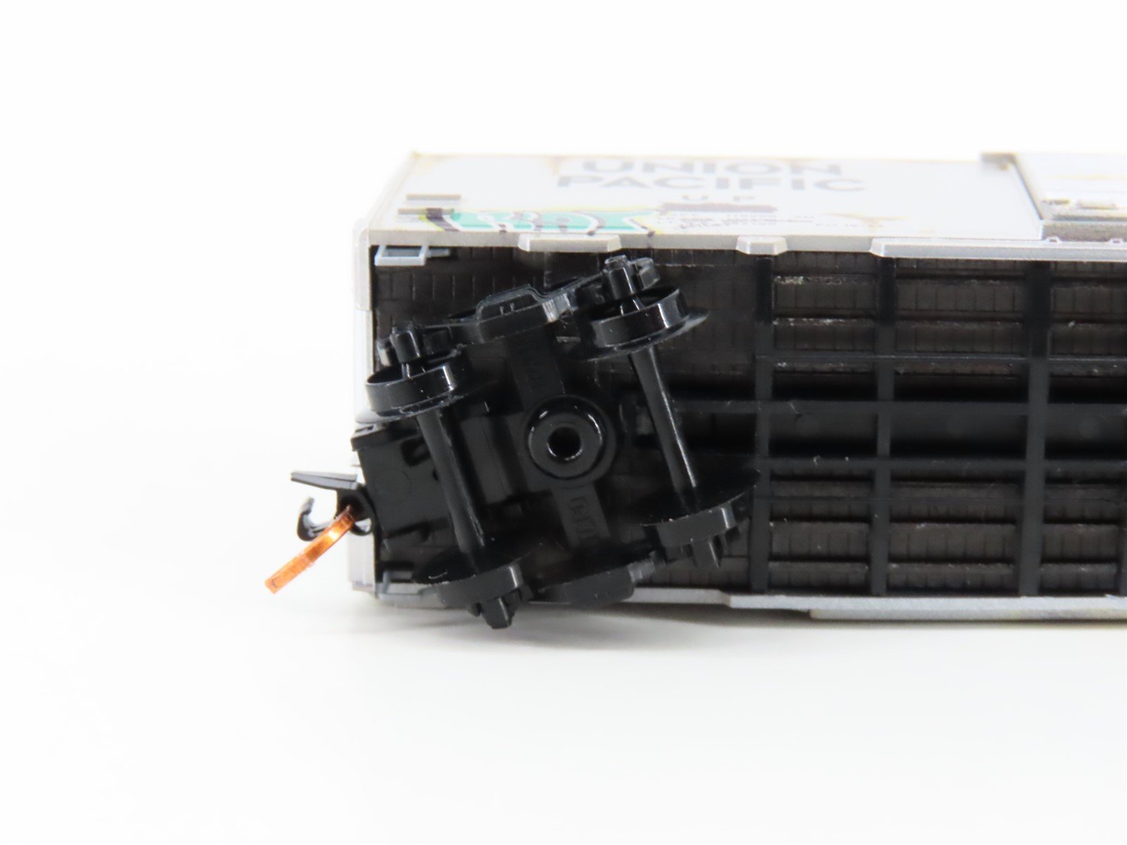 N Micro-Trains MTL 02044756 UP Union Pacific 40' Box Car #903658 w/ Graffiti