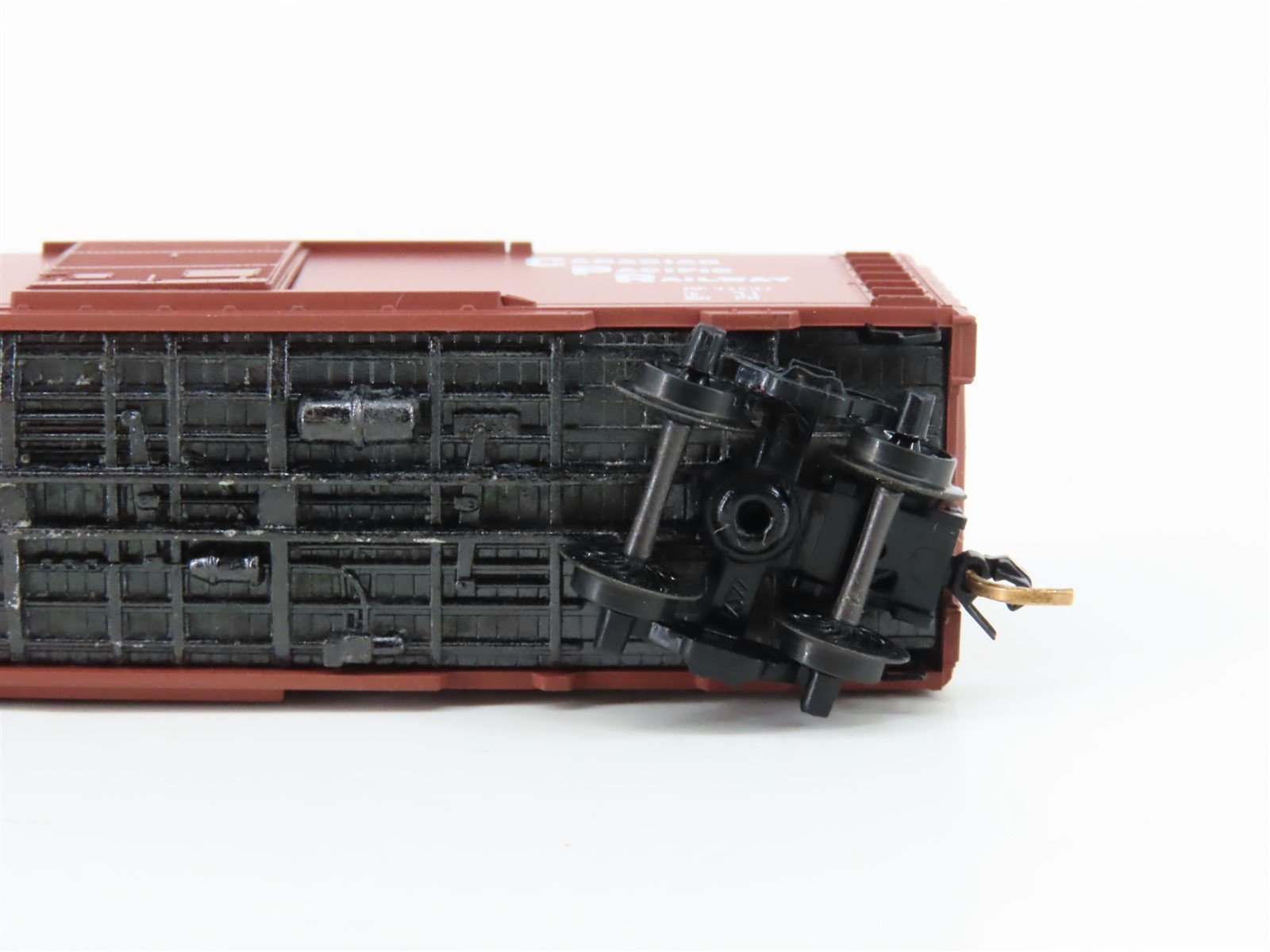 N Scale Kadee Micro-Trains MTL CP Canadian Pacific Single Door Box Car #250413