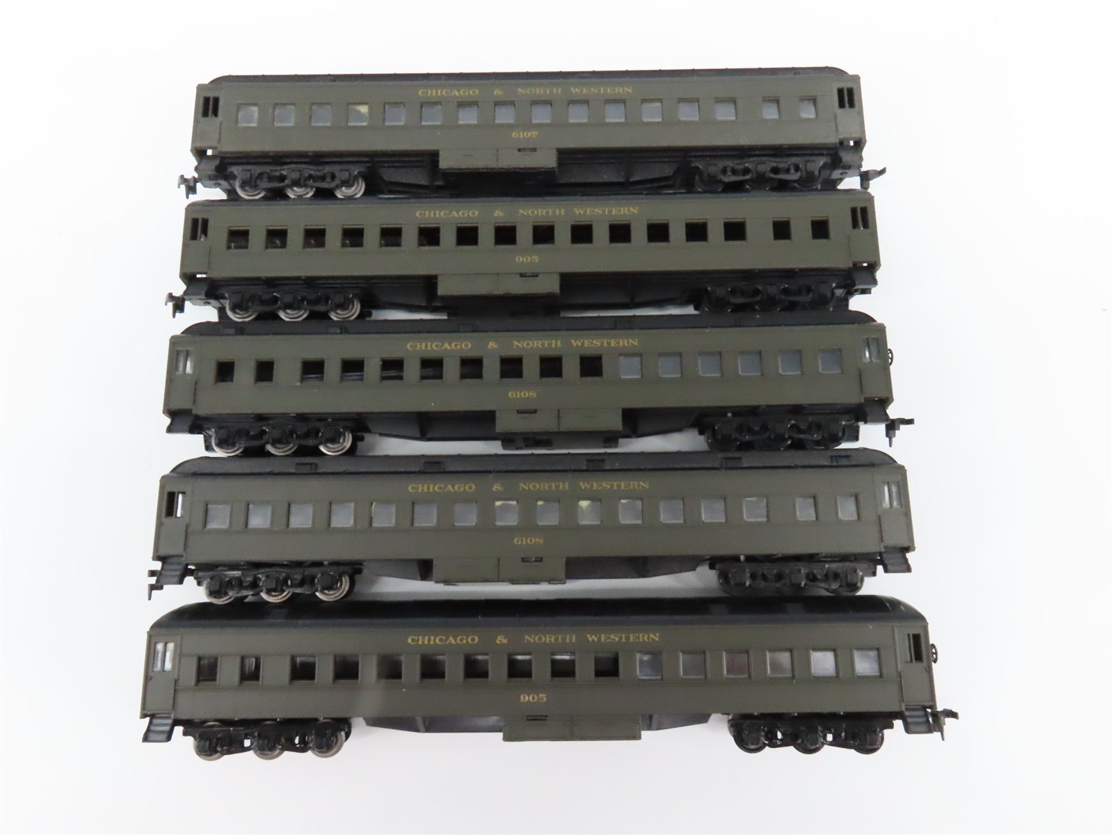 LOT of 5 HO Scale Athearn CNW Chicago Northwestern Coach Passenger Cars