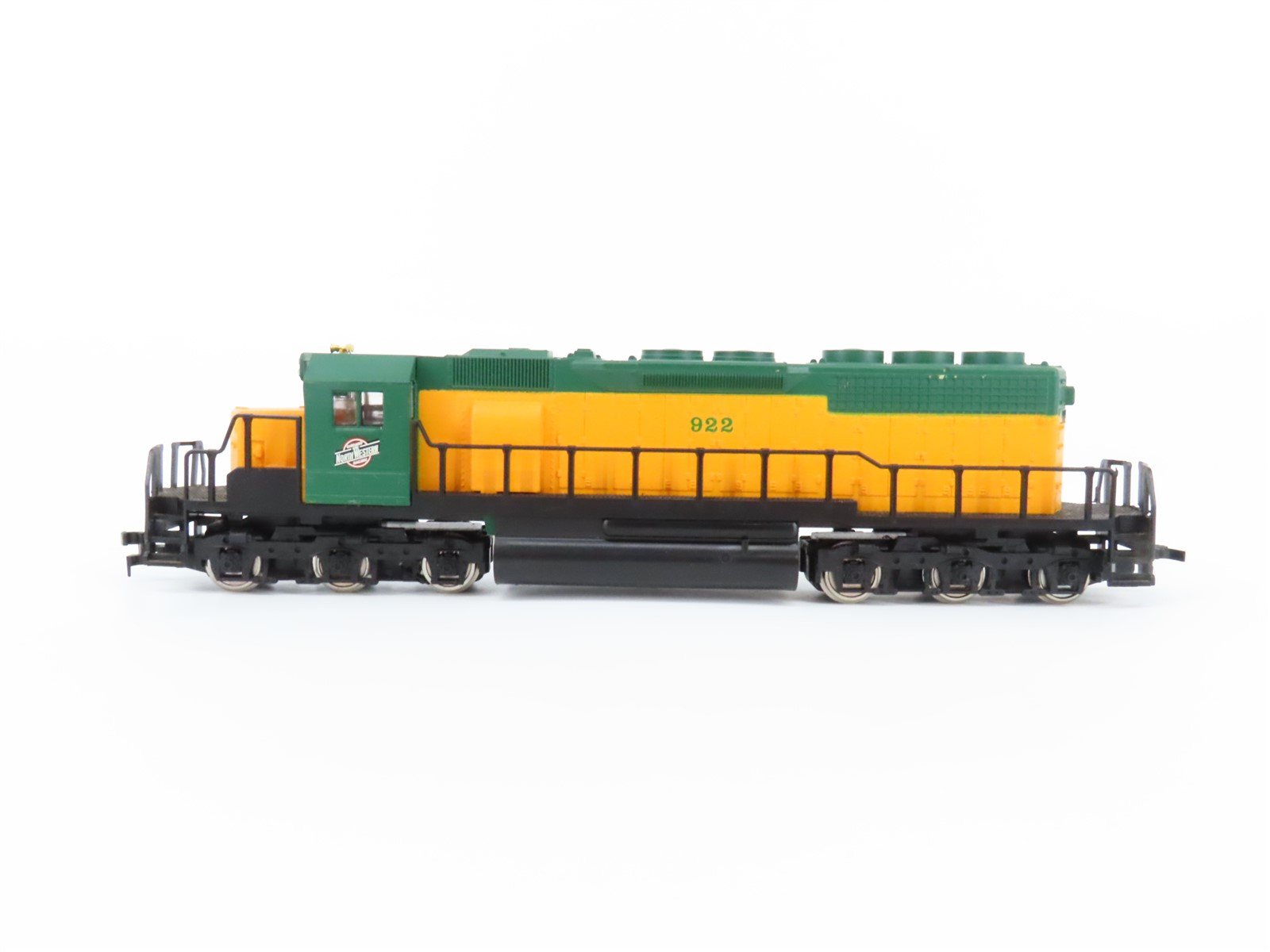 HO Scale CNW Chicago Northwestern SD40 Diesel Locomotive #922