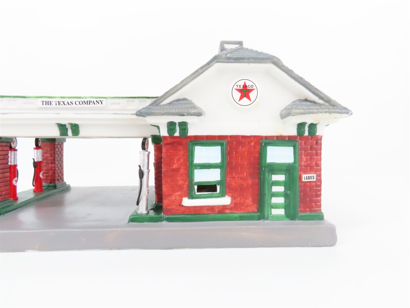 Racing Champions 09492T Texaco 1997 Porcelain Service Station #15 Dallas, Texas