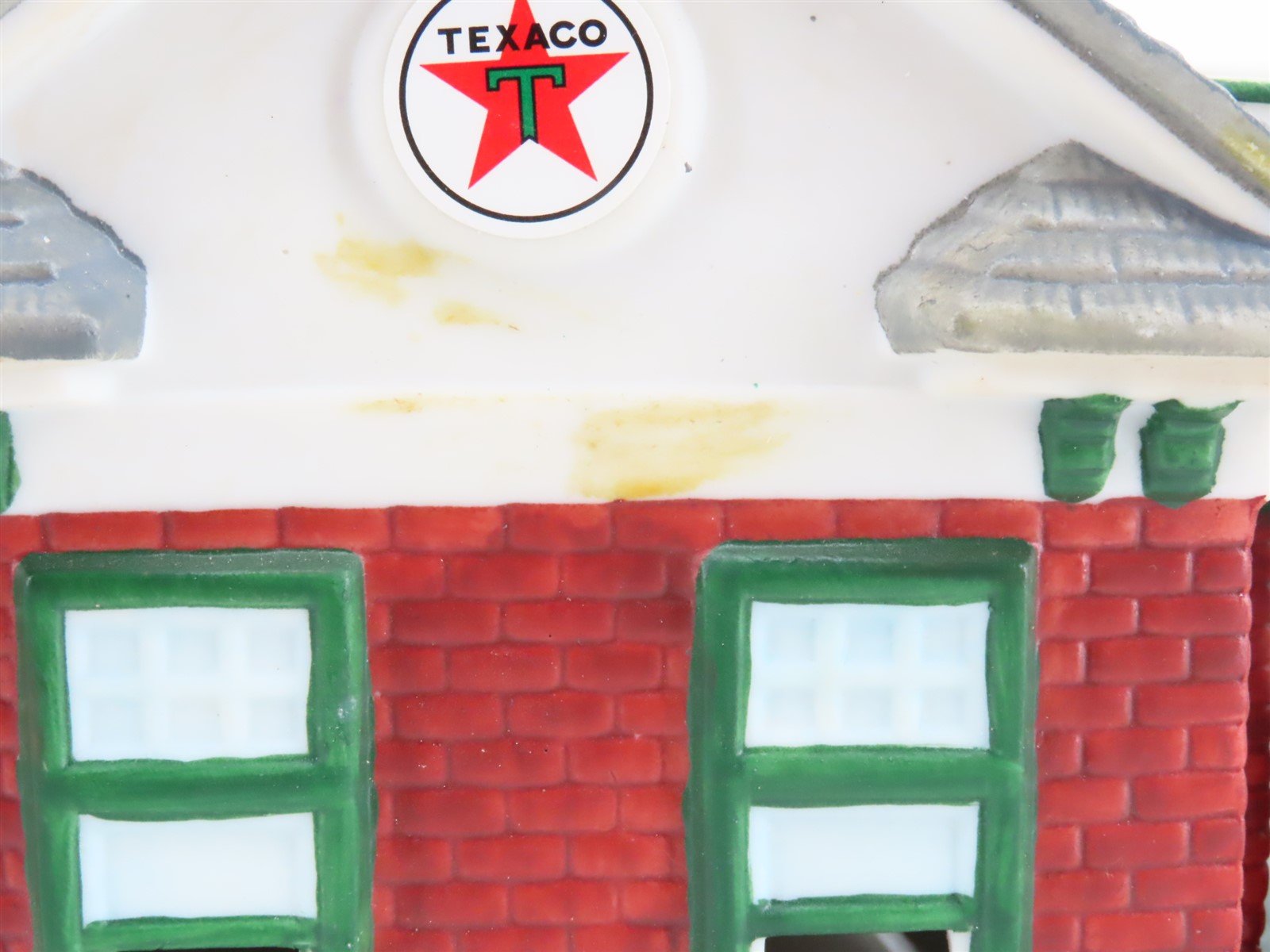 Racing Champions 09492T Texaco 1997 Porcelain Service Station #15 Dallas, Texas