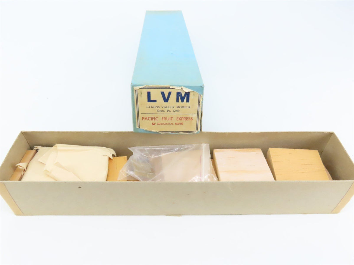 O Scale Lykens Valley LVM Craftsman Kit Undecorated PFE 63&#39; Mech Reefer