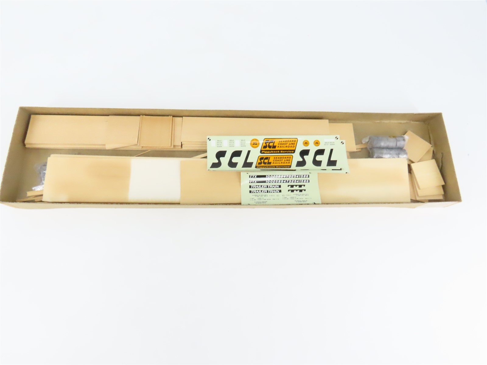 O Scale Quality Craft Kit Undecorated TTX 85' Piggyback Flat Car w/ SCL Trailers
