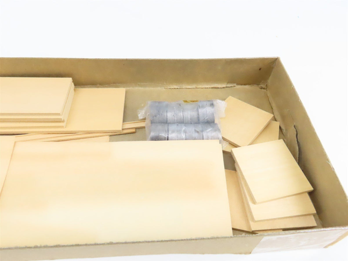 O Scale Quality Craft Kit Undecorated TTX 85&#39; Piggyback Flat Car w/ SCL Trailers