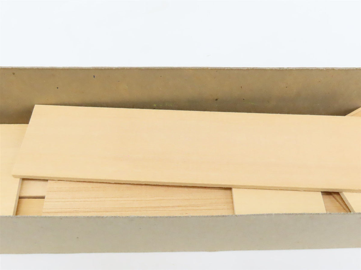 O Scale Gloor Craft Kit 551 Undecorated TTX 85&#39; Flat Car w/ 2 CNW Trailers