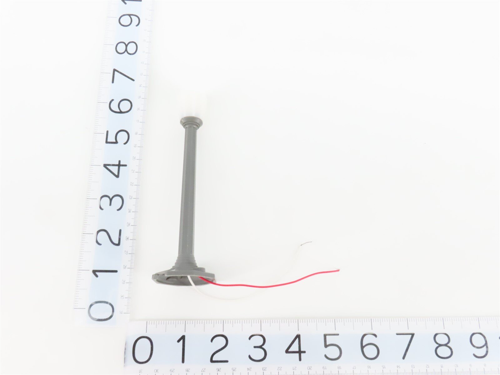 O 1/48 Scale Lionel 6-12874 Classic Street Lamps - Set of 3