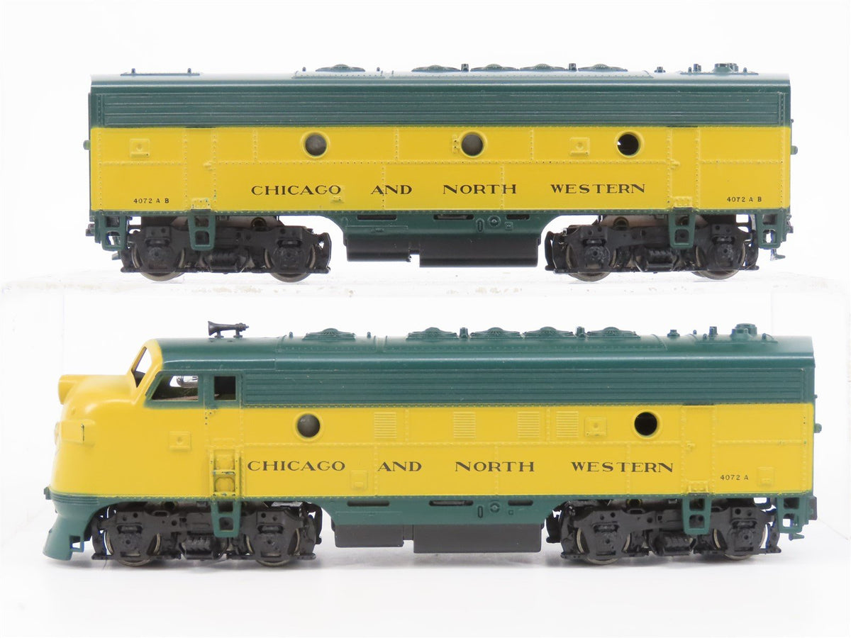 LOT of 2 HO Scale Athearn CNW Chicago Northwestern F7 A/B Diesel Locomotives