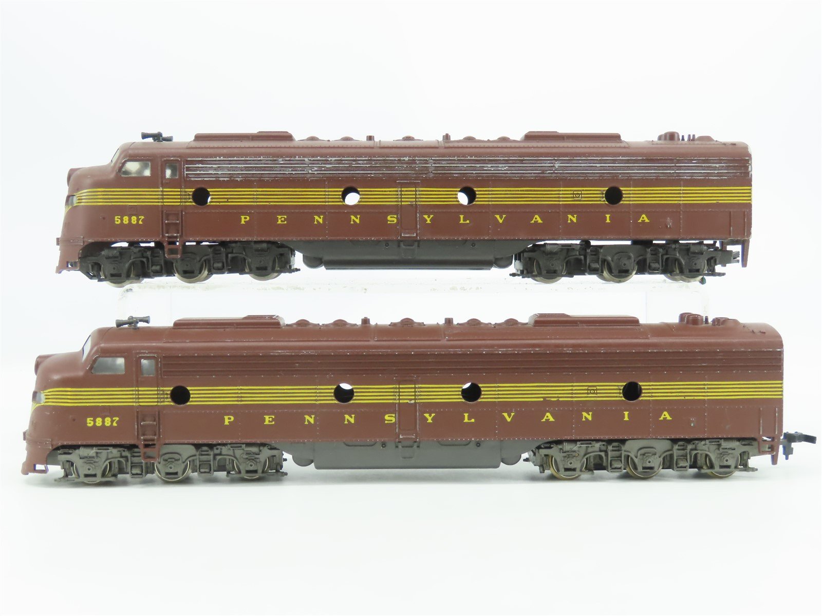 LOT of 2 HO Scale Rivarossi PRR Pennsylvania E8 A/A Diesel Locomotives
