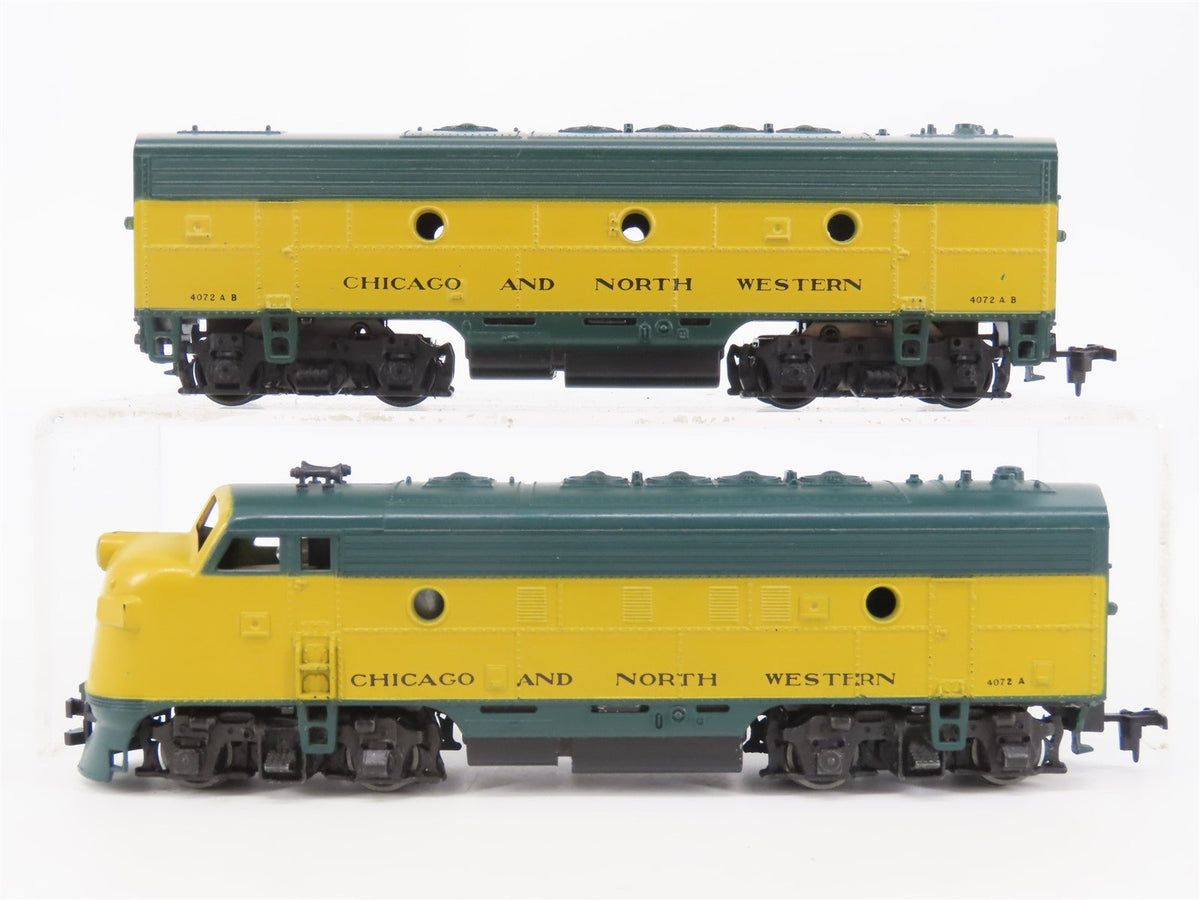 LOT of 2 HO Scale Athearn CNW Chicago Northwestern F7 A/B Diesel Locomotives
