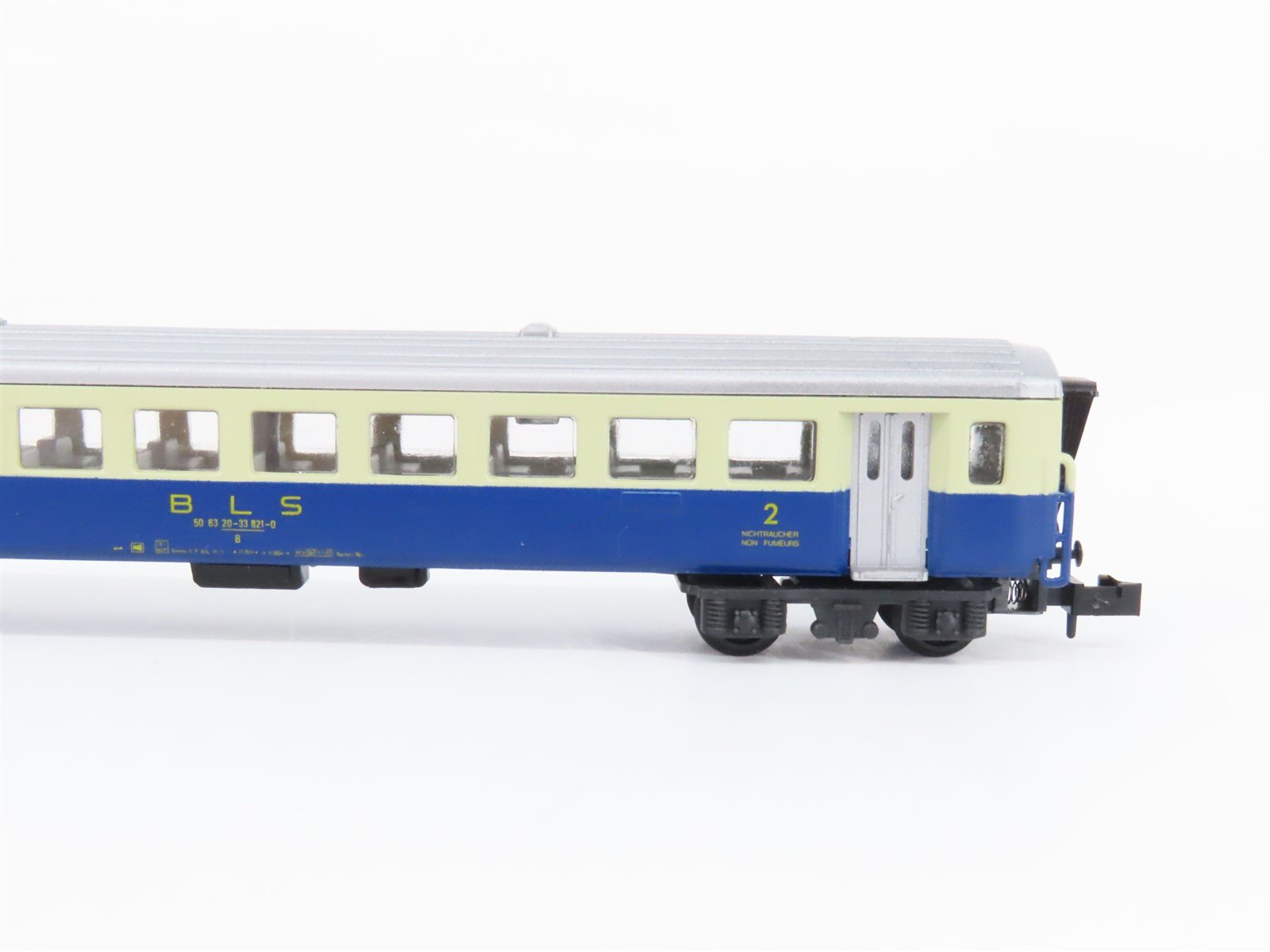 LOT of 2 N Scale Arnold BLS Bern-Lotschberg-Simplon 2nd Class Coach Passenger