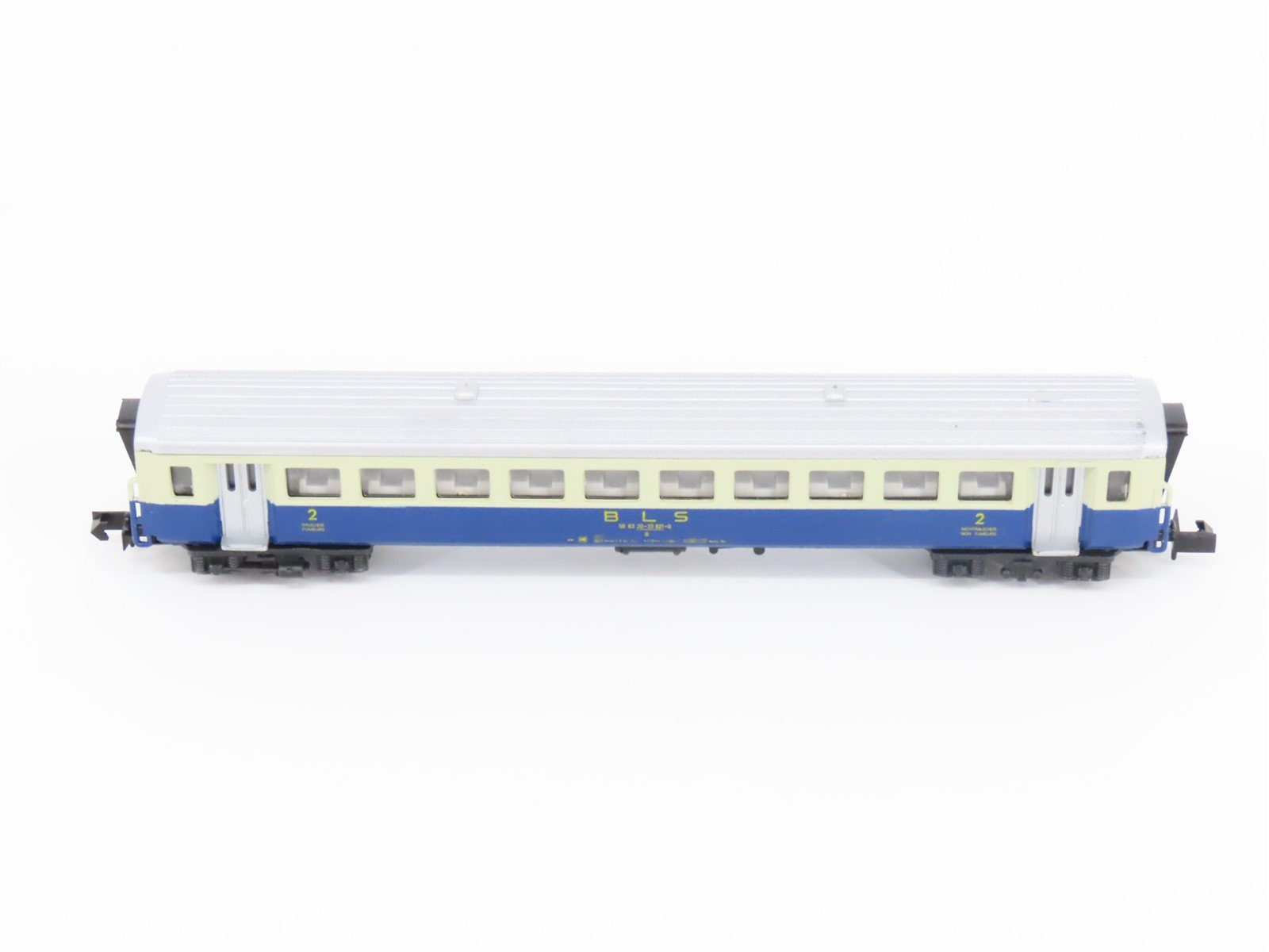 LOT of 2 N Scale Arnold BLS Bern-Lotschberg-Simplon 2nd Class Coach Passenger