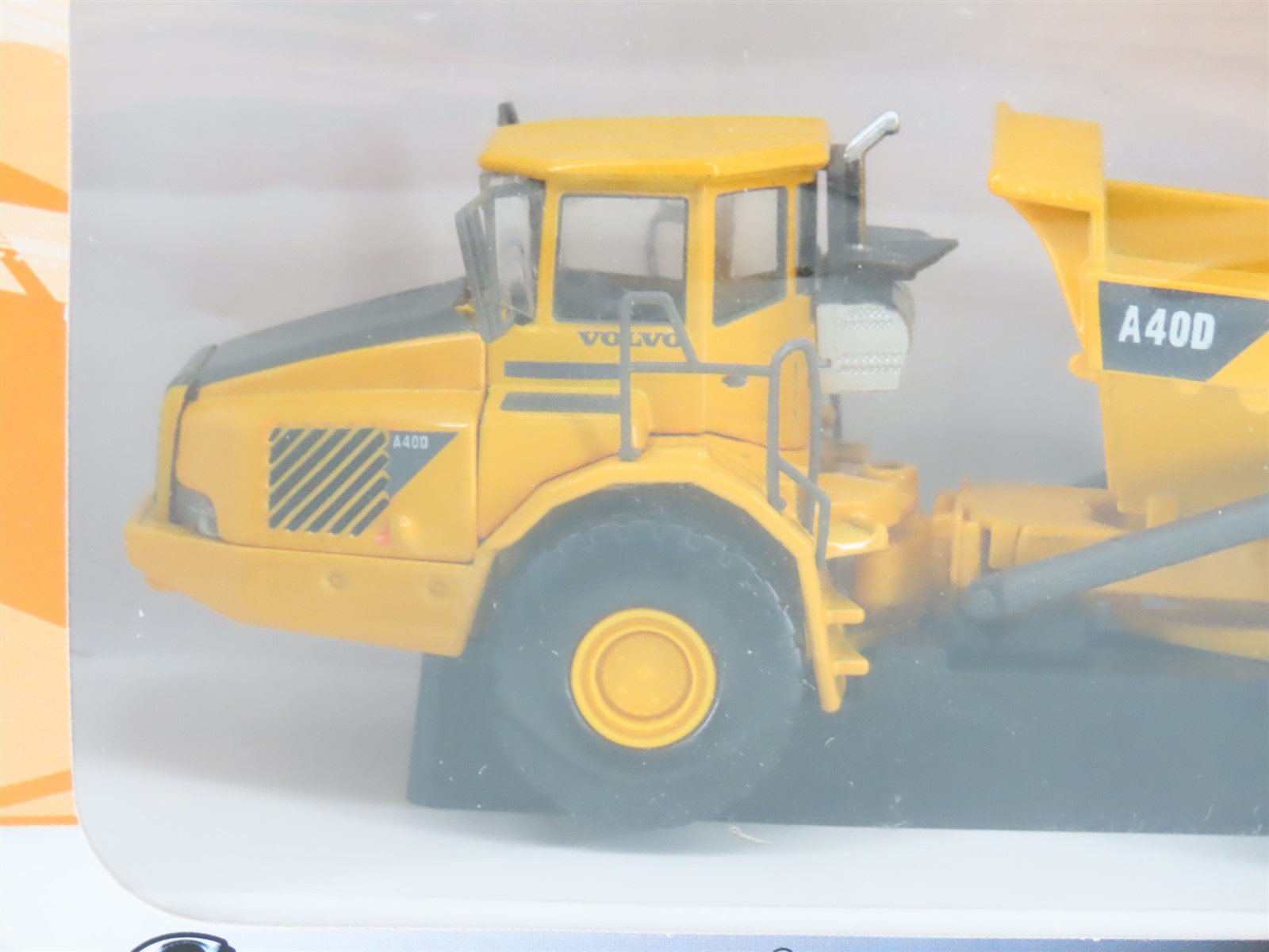 1:87 Atlas Cararama 30000082 Die-Cast Construction Volvo A40D Dump Truck -Sealed