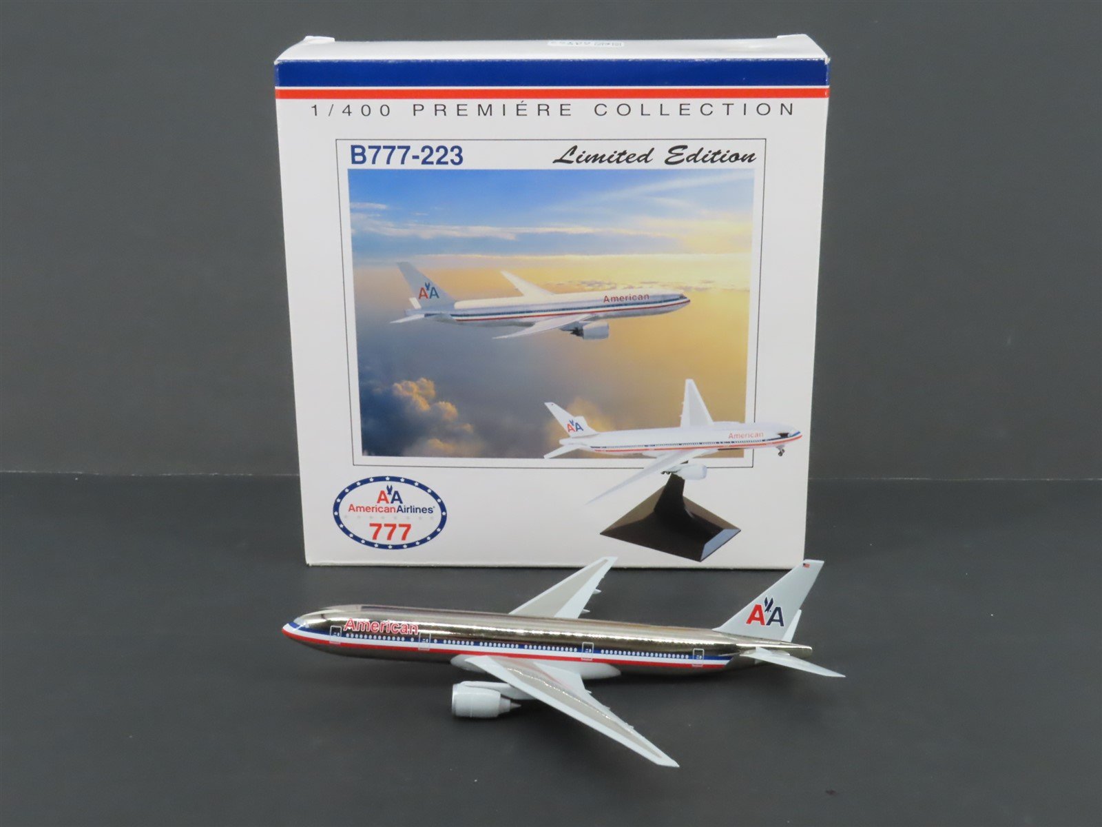 1:400 Dragon Models Die-Cast American Airlines Boeing 777-223 Airliner
