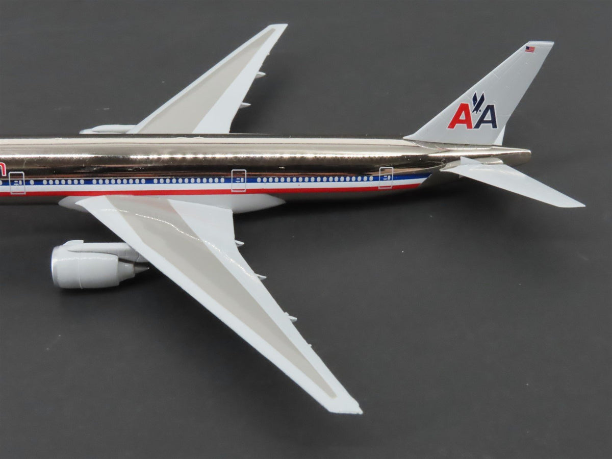 1:400 Dragon Models Die-Cast American Airlines Boeing 777-223 Airliner